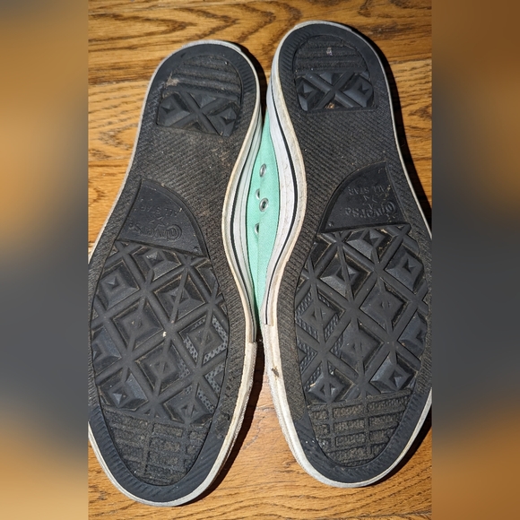 Converse - Picture 2 of 4